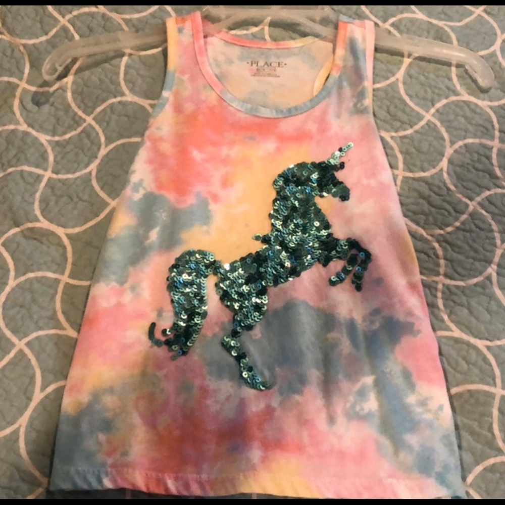 Sleeveless shirt